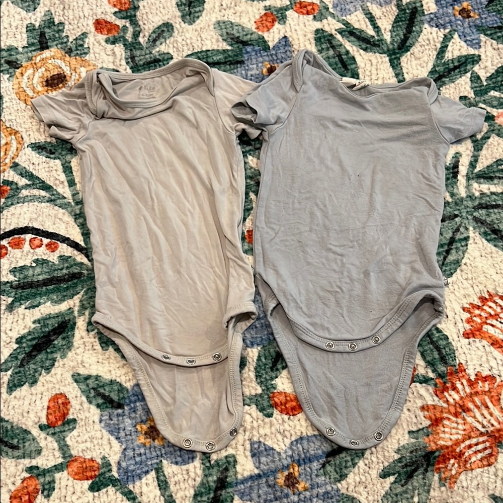 Kyte BABY Gray and Light Gray Bodysuits